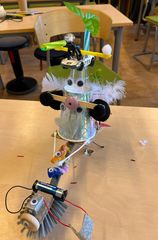 Städrobot gjord av en elev på Snösätraskolan